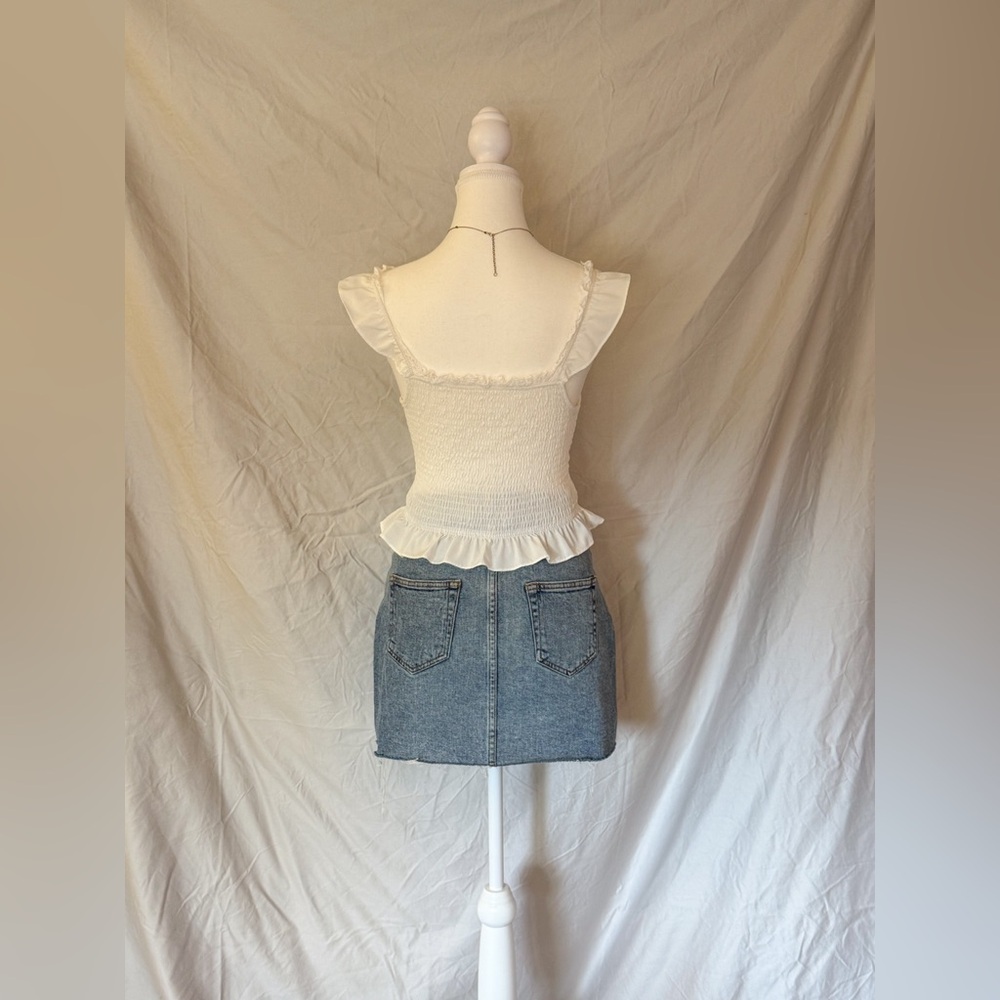 White Ruched Top With Cutout - Picture 5 of 8